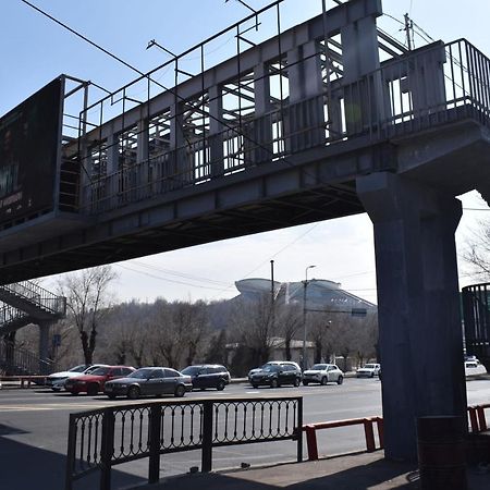 Напротив Спортивно-Концертного Комплекса Apartment Yerevan Ngoại thất bức ảnh